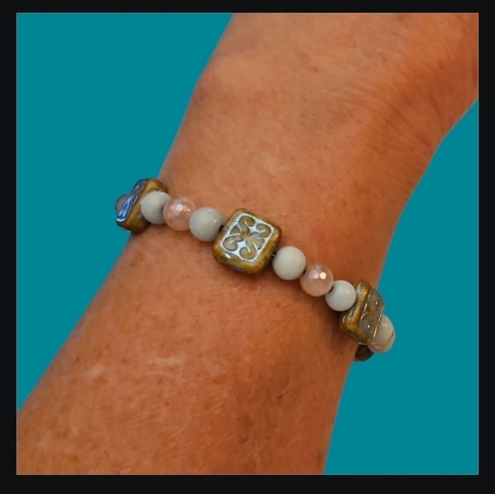 HANDMADE Rose Quartz Jade Floral Czech Glass Beaded Horse Charm Bracelet